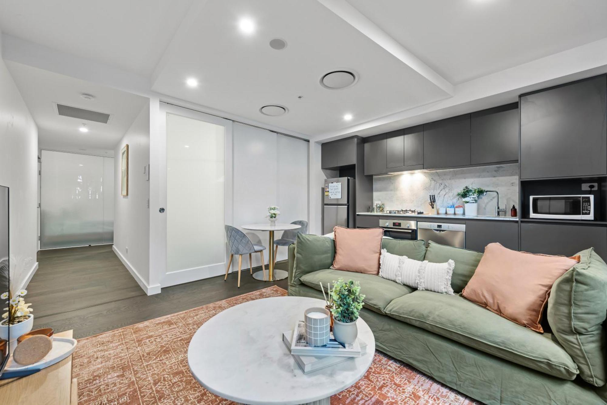Bright And Cozy 2br With Pool, Gym And Parking! Apartment Brisbane